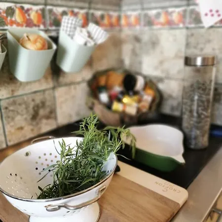 بيت للعطل Charming With Patio And Garden