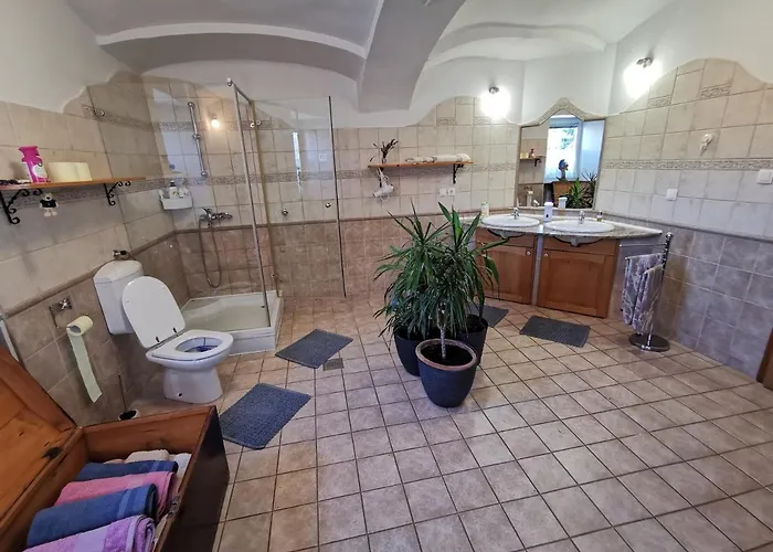 Tatil Evi Charming With Patio And Garden *