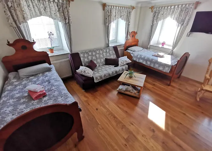 Tatil Evi Charming With Patio And Garden